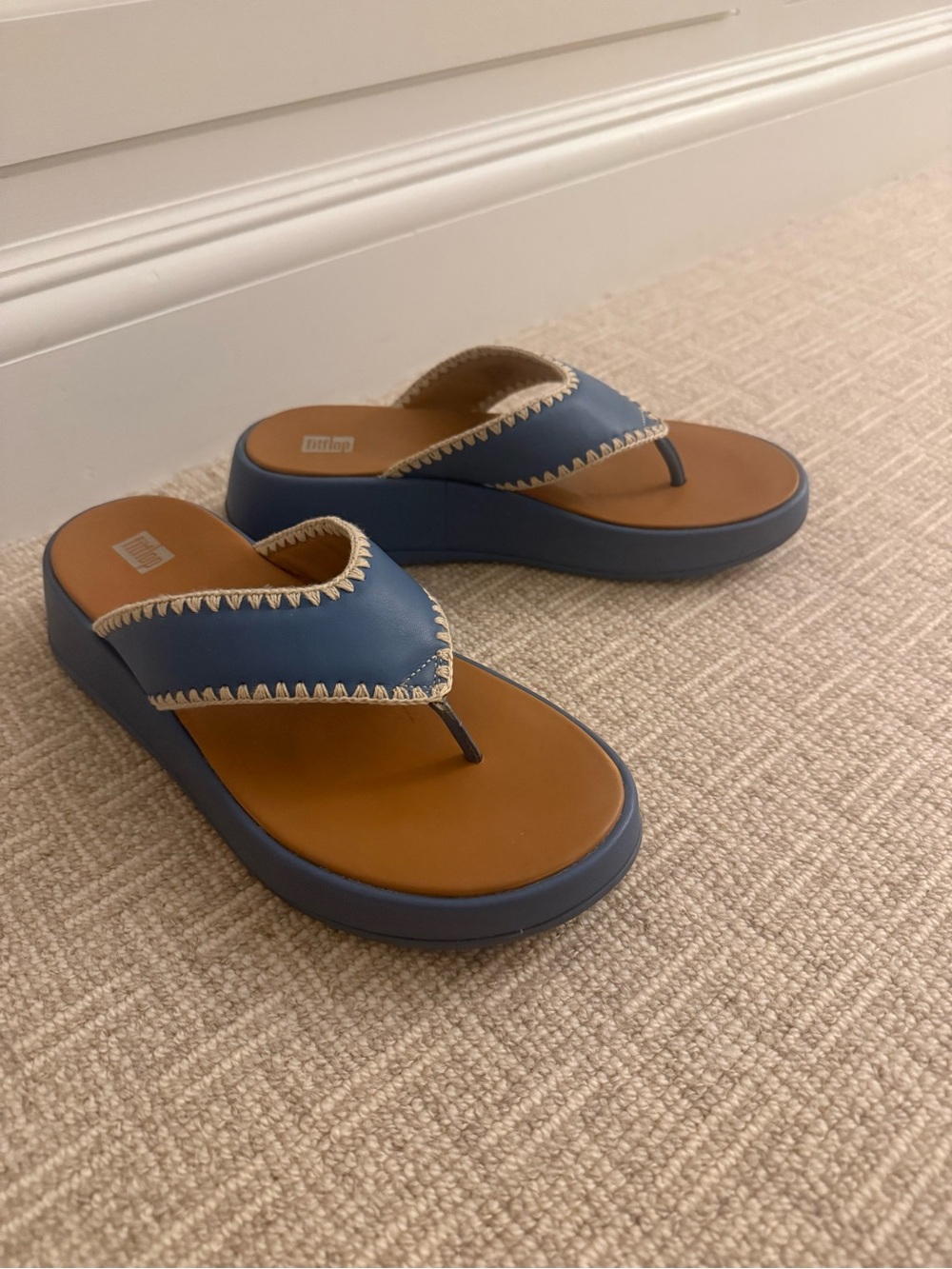 Fitflop Blue Stitch tong sandal